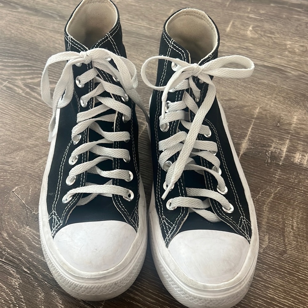 Platform high top black converse. Size 7.5.